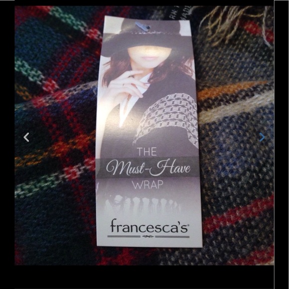 NWT Francesca’s Elegant Soft Oversized Plaid Wrap - Picture 3 of 13